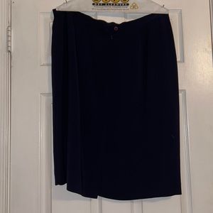 Women’s black skirt new condition